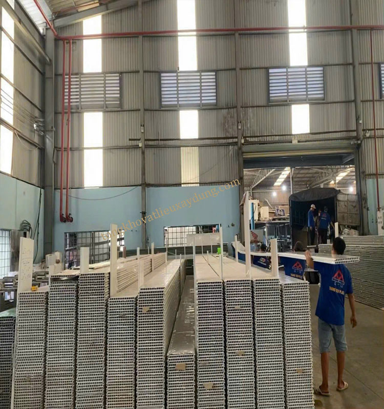 Tấm Nhựa Lót Sàn Mẫu A1 Nâu Thông Đậm