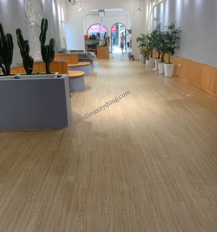 sàn nhựa hèm khóa