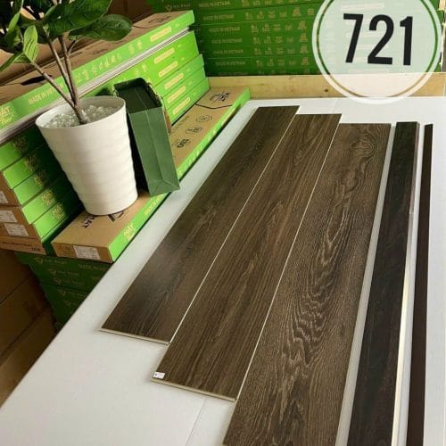 Sàn nhựa hèm khóa 721