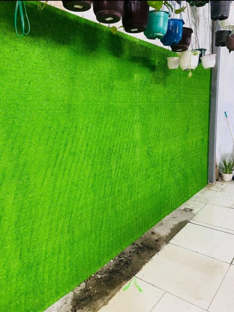 Cỏ nhân tạo dán tường