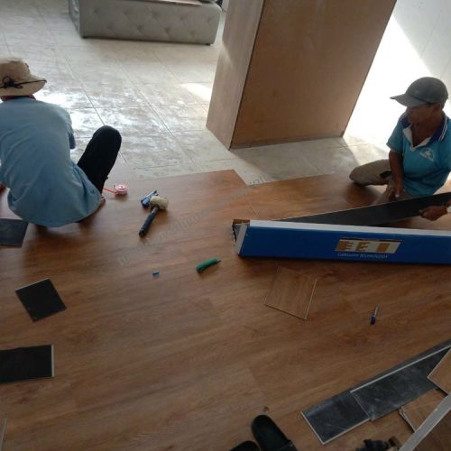 sàn nhựa hèm khóa